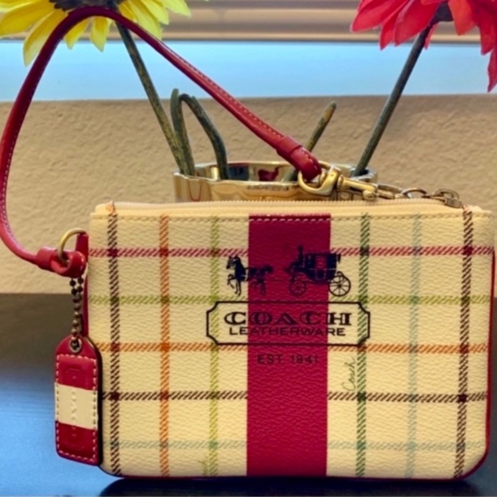 Coach Multicolored Heritage Tattersall Wristlet💋